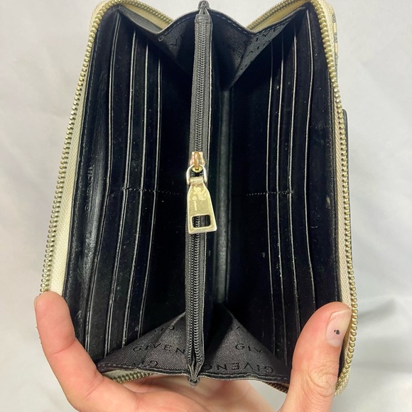 Givenchy | 'Antigona' white/gray coated canvas monogram zip around wallet - Picture 7 of 8